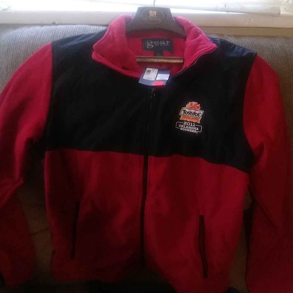 Medium OU jacket by Gear for sports
